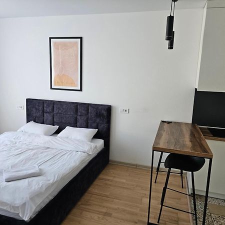 Nyvky Like Home - Studio - Apt 35 Kiev Exterior foto